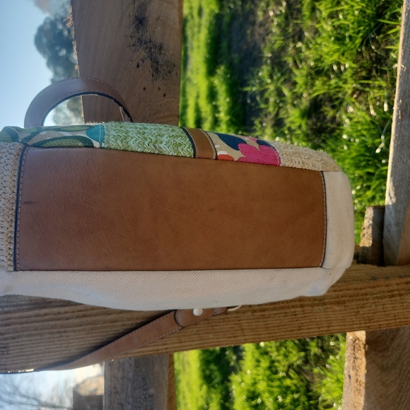 Relic Collection Double Strap Shoulder Bag - Picture 5 of 7